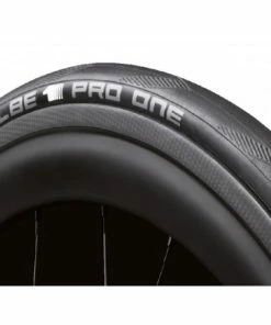 Pneumatiques Pour Cycles Schwalbe PRO One Tubeless Easy - 20x1.10 - Addix Race MicroSkin - ETRTO 28-406 10 Pneumatiques Pour Cycles Schwalbe PRO One Tubeless Easy - 20x1.10 - Addix Race MicroSkin - ETRTO 28-406 -Vélo de montagne Soldes proone close up 1 2 3